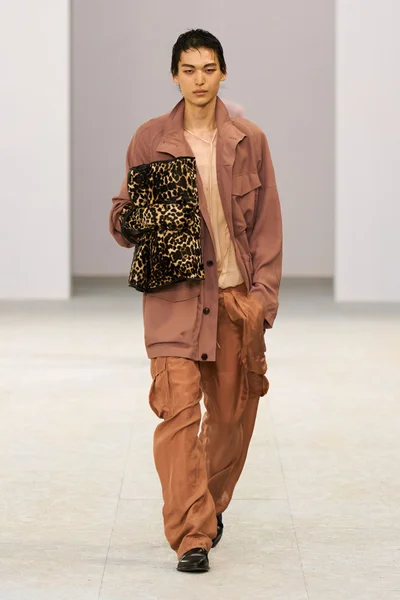 Look 4